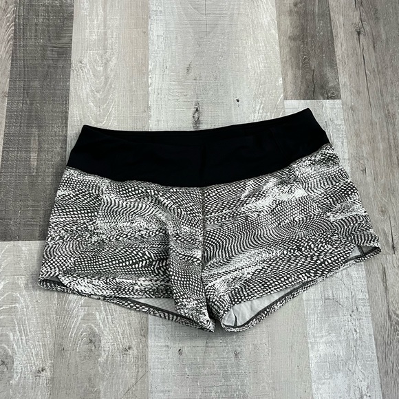Lulu Townsend Pants - 26. Lululemon Workout Women Shorts